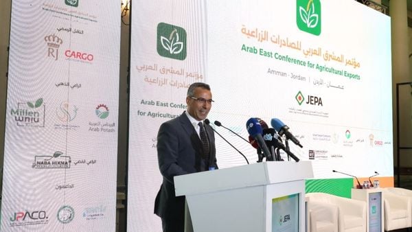 من الأردن.. هاني يطرح خطة لتوسيع صادرات لبنان الزراعية