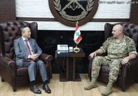 قائد الجيش عرض التطوّرات
مع سفراء عدد من الدول