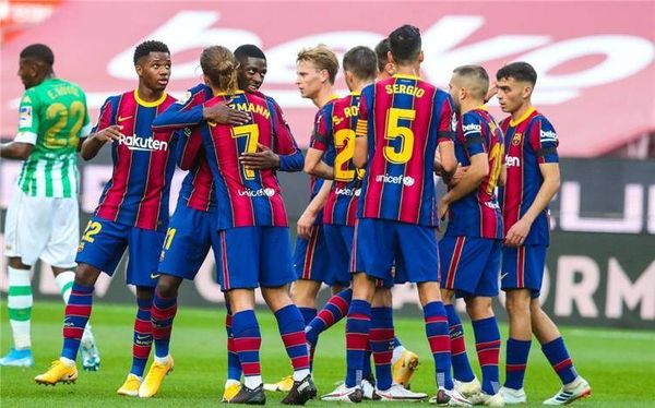 لاعبو برشلونة يخضعون للفحوصات الطبية التقليدية
