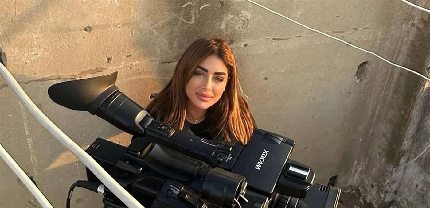 لم تتمالك دموعها على الهواء.. إعلامية لبنانية تبكي خلال تغطيتها ضربة النويري: "لم أعد احتمل"
