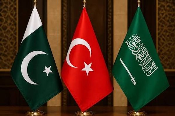"حلف مكة" يتحرك.. قوات باكستانية وتركية إلى السعودية!