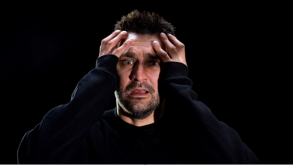 لماذا يؤثر الاكتئاب الشديد على النساء والرجال بشكل مختلف؟