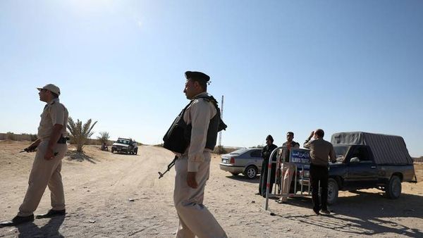 بالفيديو.. مقتل 7 مدنيين بانفجار سيارة مفخخة شمال سيناء