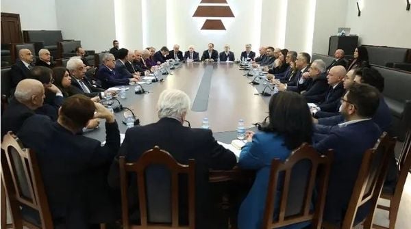 الكتائب: لبنان لا يملك ترف العودة إلى الحروب