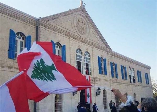 الكنيسة على خط الأزمة والحرب... دعم إنساني لا محدود... وتمايز سياسي