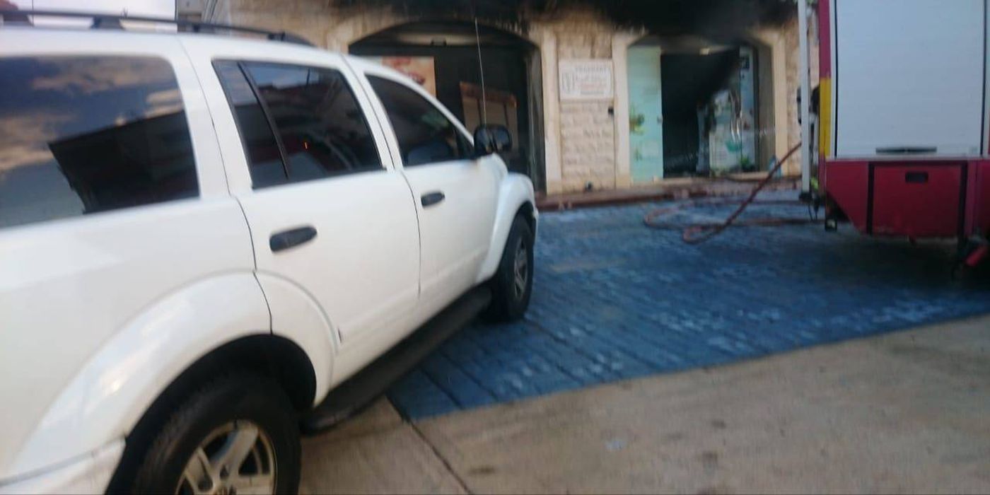 بالصورة- حريق داخل صيدلية في بتلون.. والدفاع المدني يتدخل