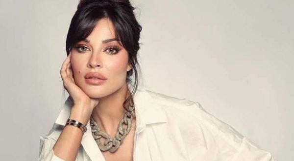 كم بلغ سعر إطلالة نادين نسيب نجيم الجديدة؟- بالصورة