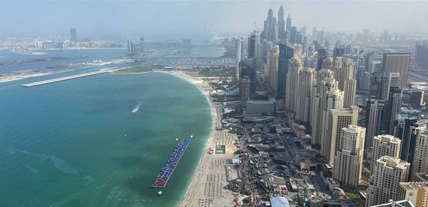 توقيع اتفاق لإطلاق التاكسي الطائر في أبوظبي