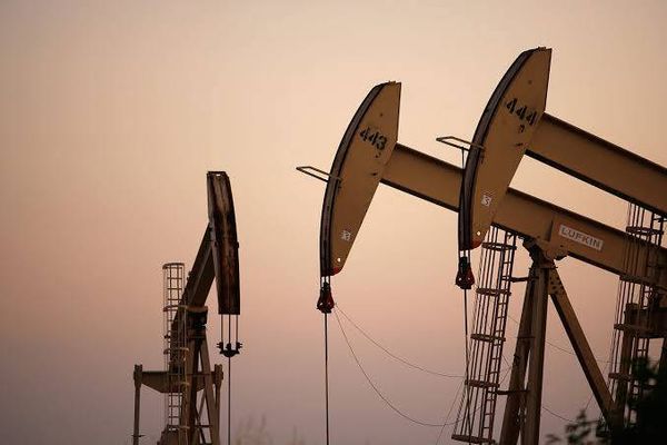 التصعيد في هرمز يدفع أسعار النفط إلى الارتفاع