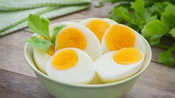 البيض وصحة القلب.. دراسة تكشف مفاجأة بشأن تناوله لدى كبار السن