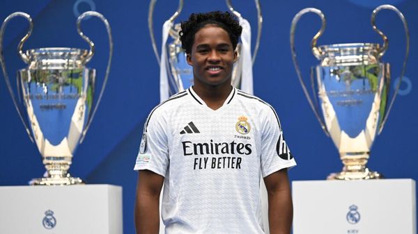 روما يترقب موقف إندريك مع ريال مدريد تمهيداً لضمه