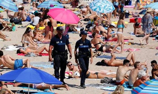 "فوبيا" البوركيني وصلت إلى مصر؟ شاهدوا ما حصل مع نادين!