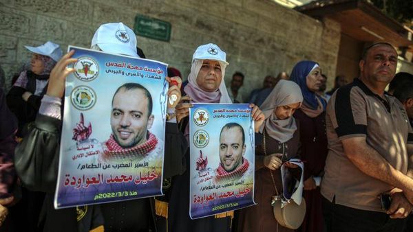 الإحتلال يرفض الإفراج عن الأسير العواودة المضرب عن الطعام منذ 162 يوما