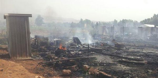 حريق كبير يلتهم عددا من خيم النازحين السوريين في جديتا