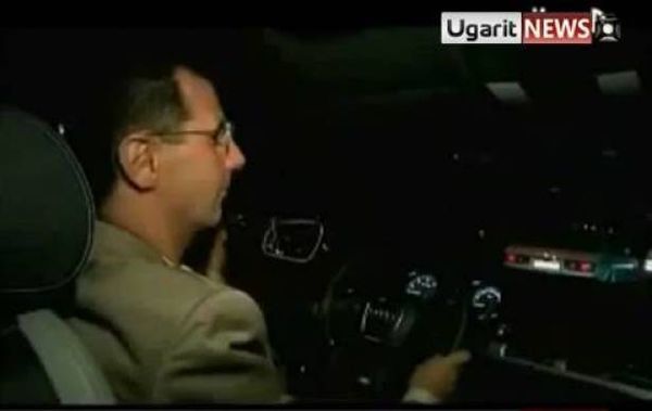 الاسد تجول في دمشق بسيارة عادية