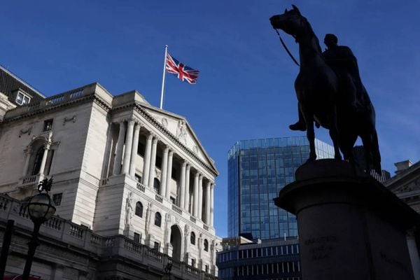 بنك أوف أميركا يتوقع رفع الفائدة البريطانية مرتين خلال 6 أشهر