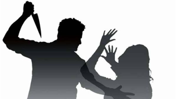 استغل غياب والدتهم فقتل اثنين من أطفاله طعناً...!