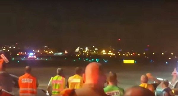 بالفيديو... إنفجار بطائرة إسرائيلية يجبرها على الهبوط الاضطراري