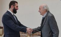 جنبلاط يُواجه مشروع الهجري التقسيمي
ويسعى مع الشرع لاحتضان الدروز