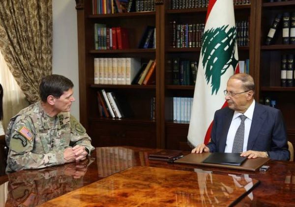 قائد المنطقة الوسطى الأميركية يبلغ الرئيس عون التسليح والضمانة الأميركية