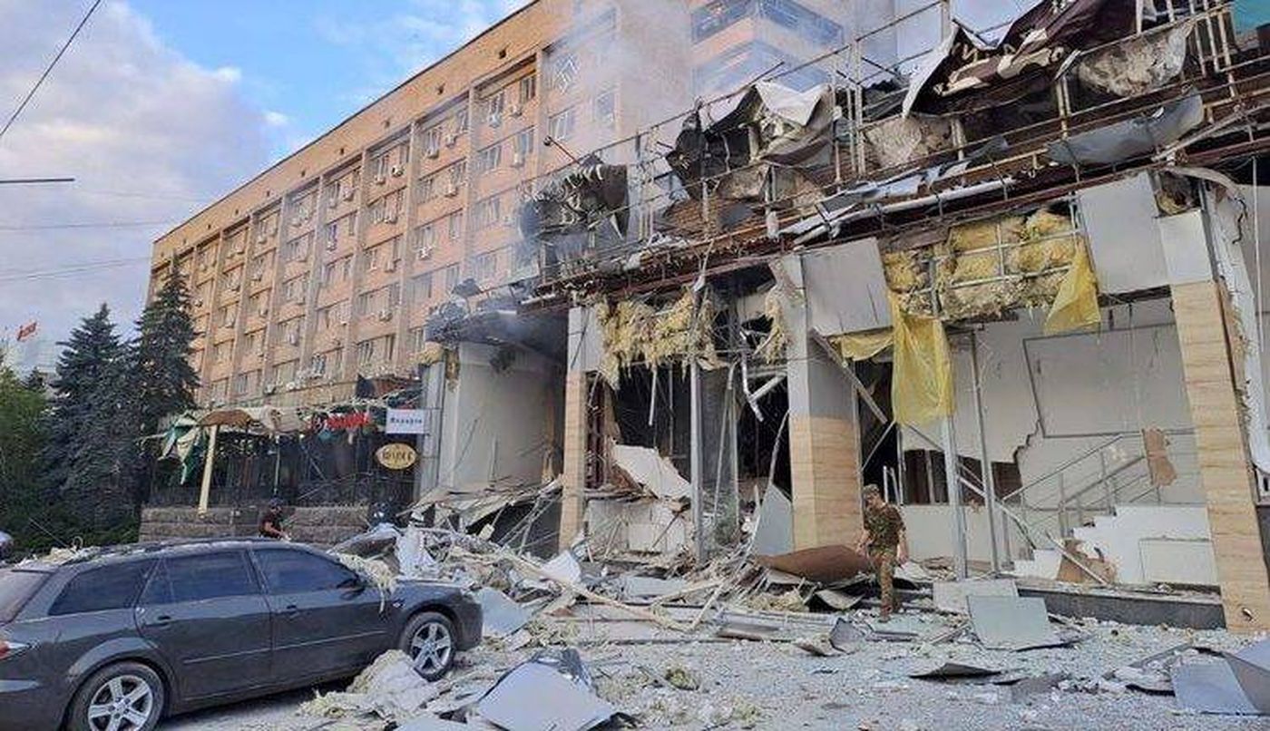 8 قتلى بينهم 3 أطفال بهجوم صاروخي روسي على مطعم في أوكرانيا