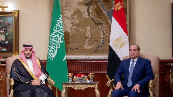 السيسي ومحمد بن سلمان يشددان من القاهرة على أمن الملاحة في باب المندب والبحر الأحمر