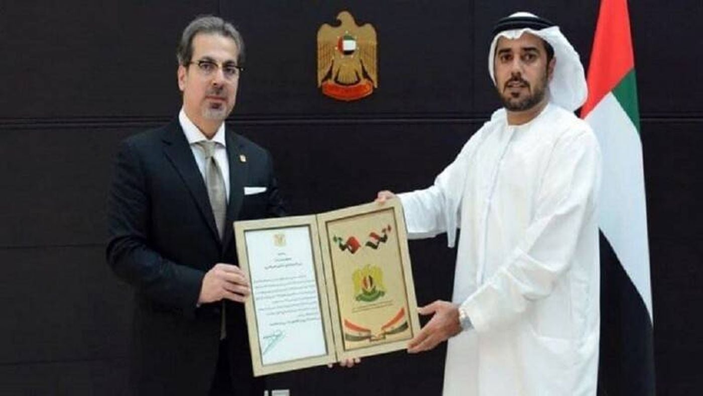 بعد القطيعة- قنصل سوريا في دبي يقدّم أوراق اعتماده