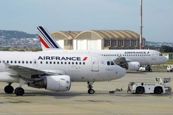 الخطوط الجوية الفرنسية تعلق رحلاتها الى فنزويلا لثلاثة ايام