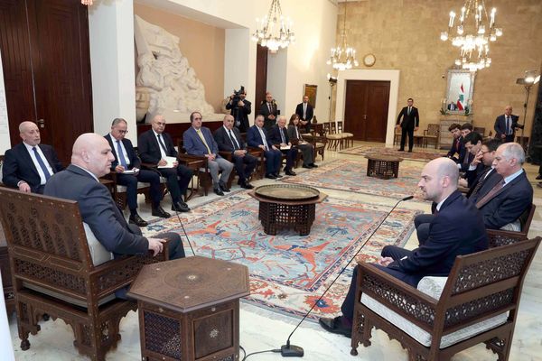 أجواء إيجابيّة في مسقط... عراقجي يُعلن أن الوفود ستعود الى عواصمها للتشاور
الرئيس عون يبحث مع الأوروبيين في ترتيب إطار لبقاء قواتهم بعد انسحاب «اليونيفيل»
رفع عدد المتفرّغين في «اللبنانيّة» من 1280 الى 1690 للحفاظ على 6 و 6 مكرر