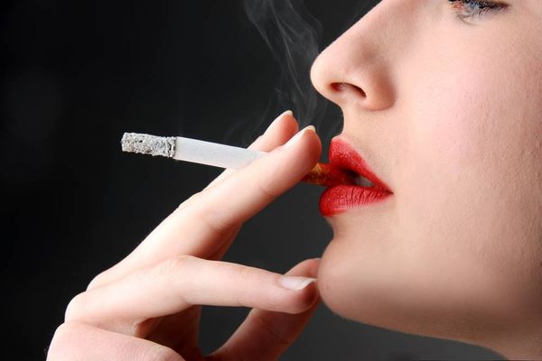 ما علاقة التدخين بإيجاد وظيفة مناسبة؟