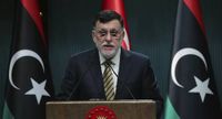رئيس بعثة الأمم المتحدة للدعم في ليبيا يلتقي السراج في طرابلس وسط تقارير عن مغادرته المدينة