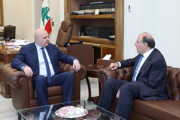 الأوضاع المالية والأمنية محور لقاءات عون في بعبدا