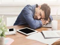 نعم تحتاج إلى "قيلولة".. لكن ما المدة المثالية وأفضل الأوقات؟