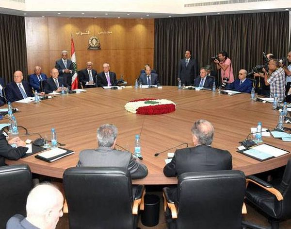 هل يقلق انسجام 8 آذار الفريق الآخر في الحوار