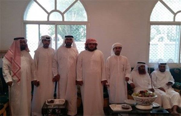 بالصور.. اماراتي لديه 17 بنتاً يزوج 6 منهن بدعوة على فنجان قهوة