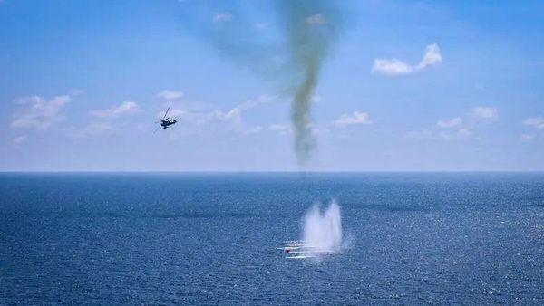 8 قتلى بضربات أميركية استهدفت قوارب لـ