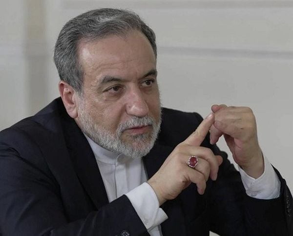 وزير خارجية إيران عباس عراقجي: السبيل الوحيد لاستعادة الأمن في مضيق هرمز والمنطقة هو وقف تحركات الولايات المتحدة، وعازمون على الدفاع عن مصالحنا ونشيد بالجهود التي يبذلها بعض الوسطاء للدفع بالدبلوماسية.