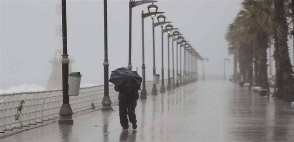 عاصفة ماطرة فجر الأربعاء... مع انخفاض بدرجات الحرارة