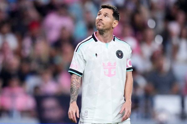 ميسي يتبرع بـ80 ألف يورو لضحايا حرائق سييرا أويستي في مدريد
