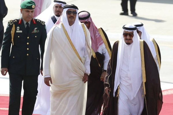 تميم سيعتذر علناً في القمة الخليجية