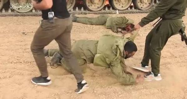 من الدبابة وصولُا للسنوار... جندي "اسرائيلي" يروي تفاصيل "7 اكتوبر"