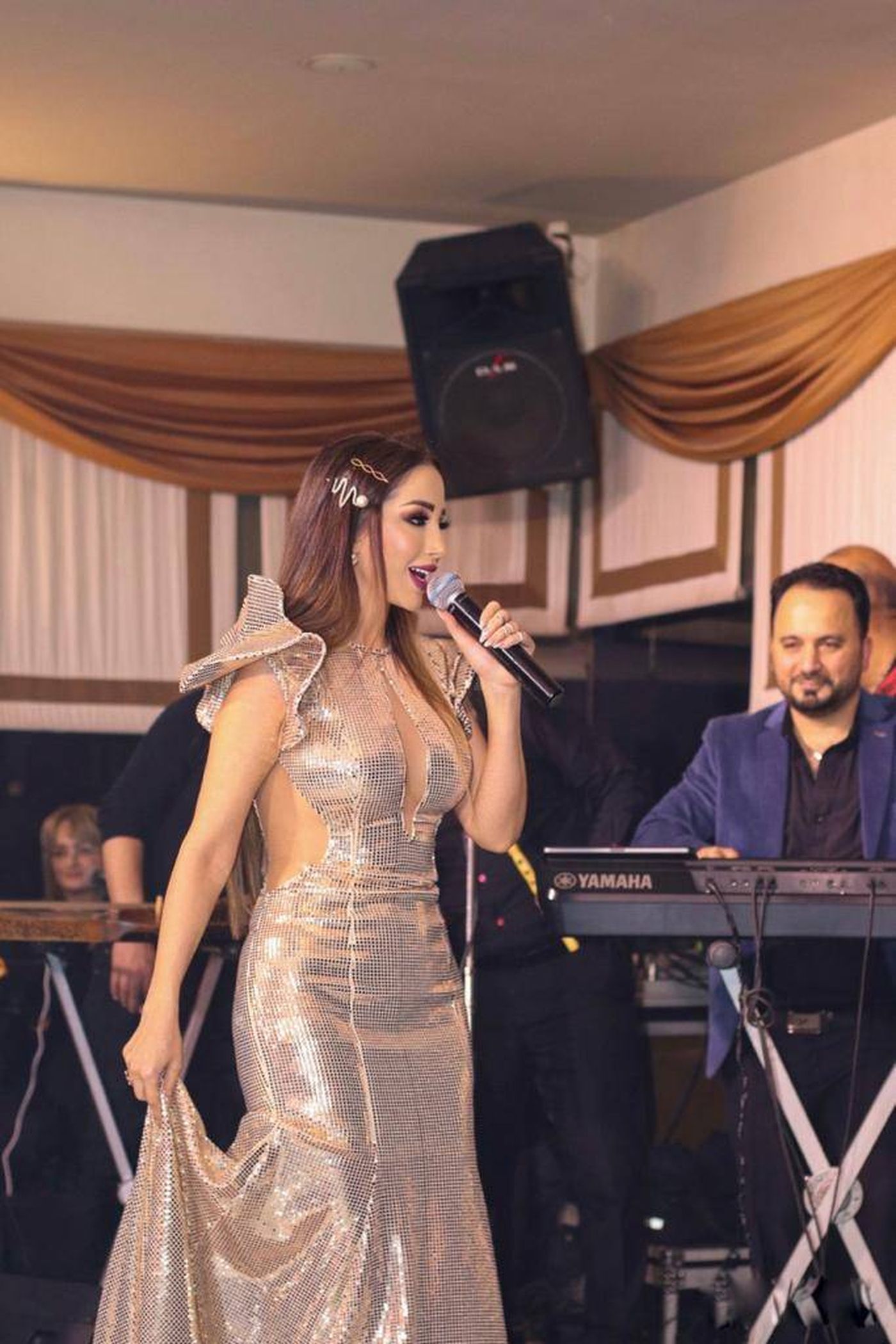 ميريام عطاالله تضيء ليلة الميلاد في سوريا