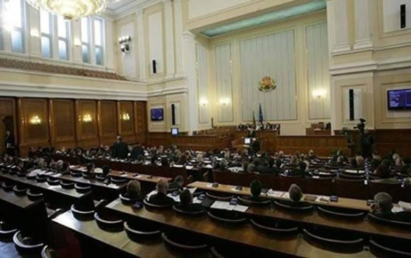 البرلمان البلغاري يحجب الثقة عن الحكومة