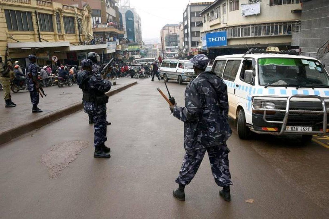 عقب الانتخابات... 7 قتلى في اشتباكات بين الشرطة الأوغندية والمعارضة