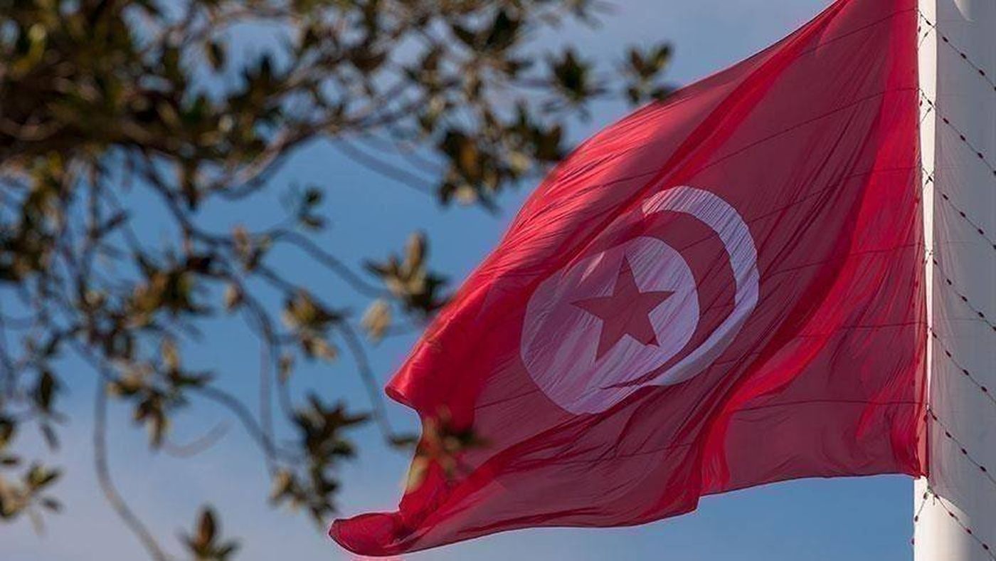 سياسي تونسي يرجّح توجّه السلطة لحلّ الأحزاب ووضع قياداتها في الإقامة الجبرية