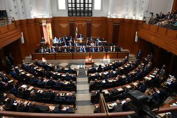 بعد تعديلات على إخلاء السبيل.. مجلس النواب يقرّ قانون العفو العام