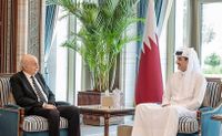 جنبلاط في قطر.. مشاورات حول إنهاء الحرب ودعم لبنان
