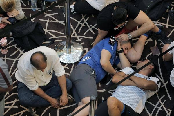 بالفيديو -  طوابير مجنونة في دبي بانتظار آيفون X!