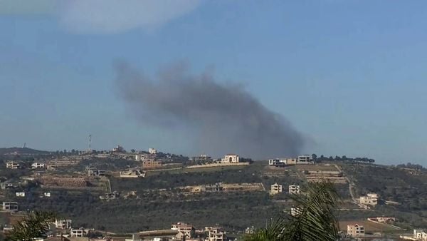 مدفعية الاحتلال الاسرائيلي تستهدف أطراف بلدة صربين في قضاء بنت جبيل