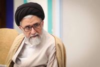 خامنئي يعزي بزشكيان باستشهاد وزير الاستخبارات إسماعيل خطيب
